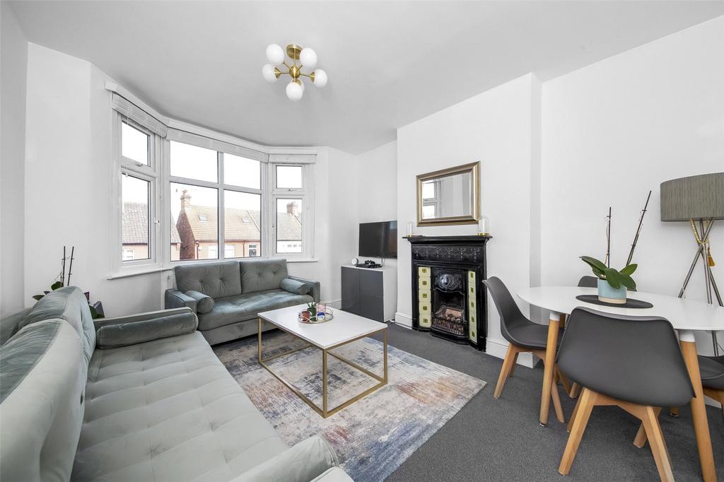 Bramshot Avenue, Charlton, SE7 2 bed apartment £340,000