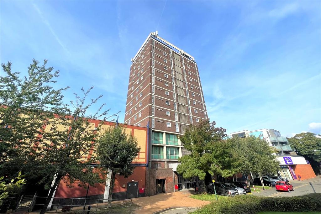 Clarendon Road, Wallington, SM6 2 bed apartment for sale £250,000