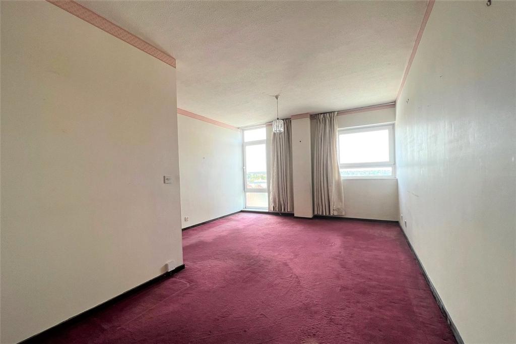 Clarendon Road, Wallington, SM6 2 bed apartment for sale £235,000