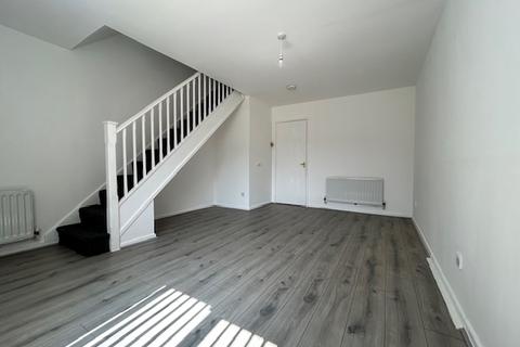 2 bedroom semi-detached house to rent, Wingfield Rd, Hull, HU9
