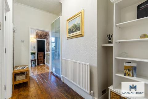2 bedroom flat for sale - Lyndhurst Road, London