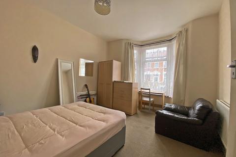 30 Kitchener Road, London, E7 8JL