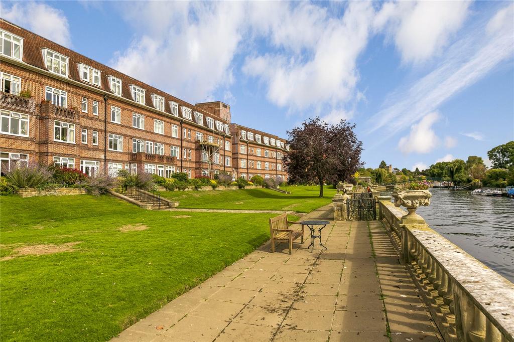 Thames Eyot, Cross Deep, Twickenham, TW1 2 bed apartment for sale £425,000