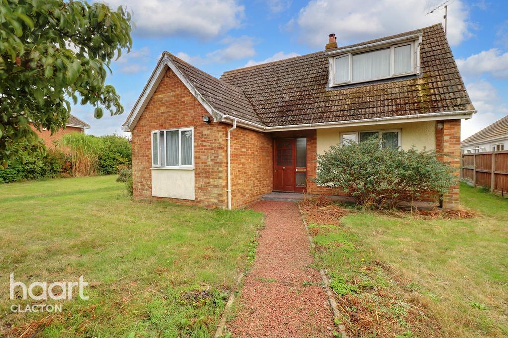Point Clear Road, ClactonOnSea 3 bed detached house £400,000