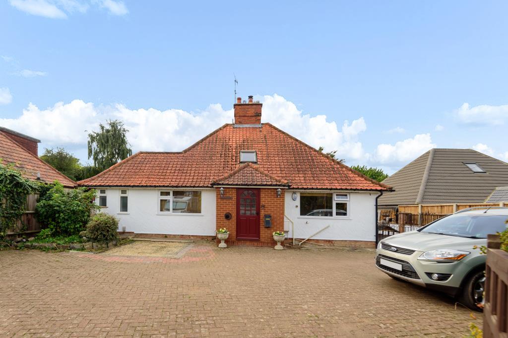 Woodlands park, Maidenhead, SL6 3 bed detached bungalow for sale £675,000