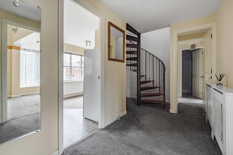 71 Riverdene Place, Southampton, SO18 1UH