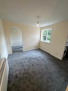 1 bedroom flat to rent, Redford Close, Feltam, TW13