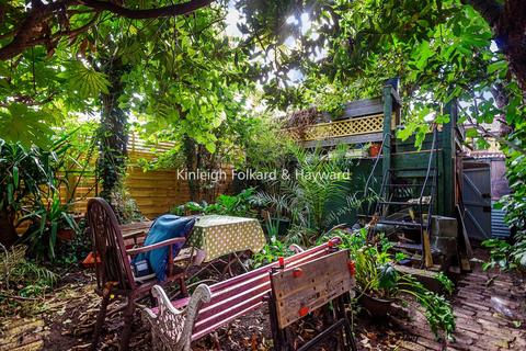 94 Manor Lane, London, SE12 8LR
