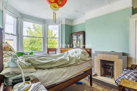 94 Manor Lane, London, SE12 8LR