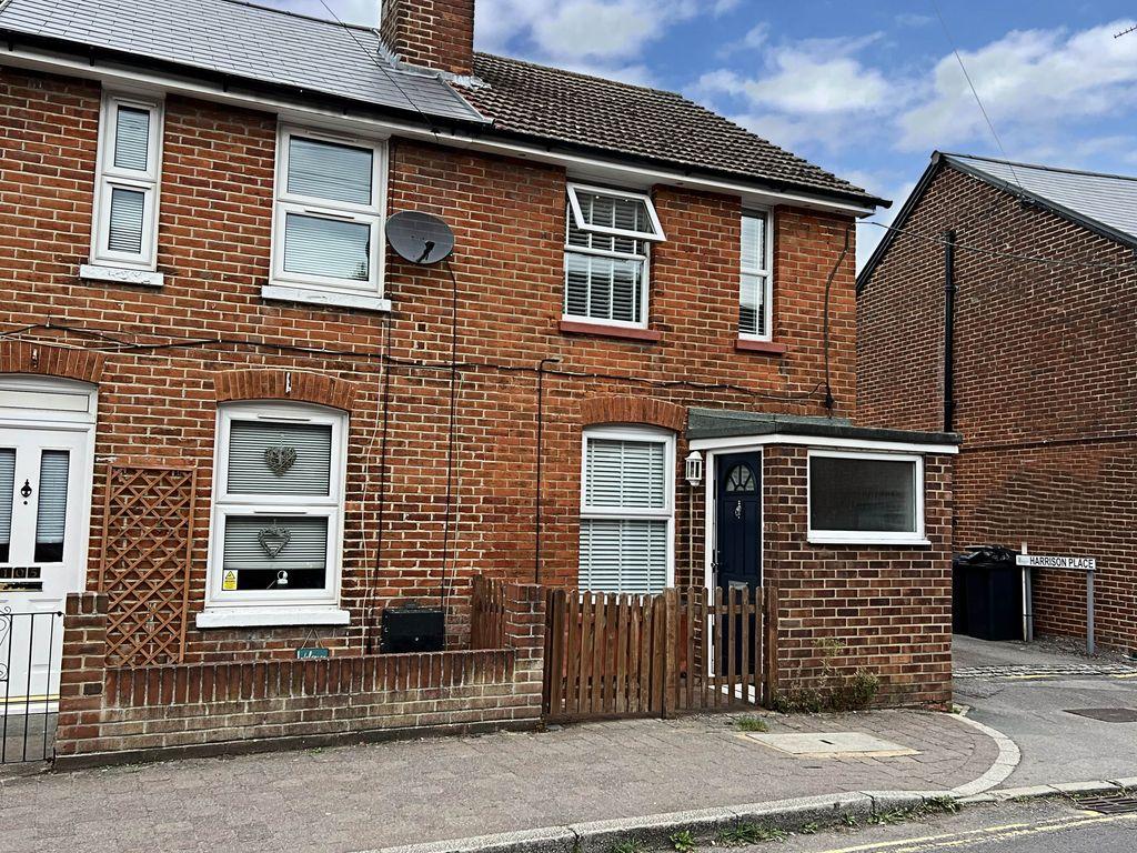 Flaxfield Road, Basingstoke RG21 8SJ 2 bed end of terrace house £300,000
