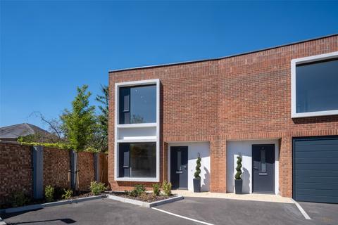 3 bedroom end of terrace house for sale - Whistler Mews, Windsor, Berkshire, SL4