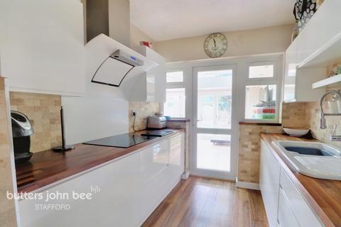15 Wiscombe Avenue, Penkridge, Stafford, ST19 5EH