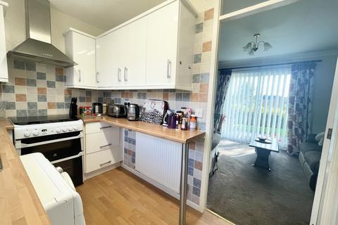 2 bedroom semi-detached bungalow for sale - Ullswater Park, Dronfield Woodhouse, Dronfield, Derbyshire, S18 8NL