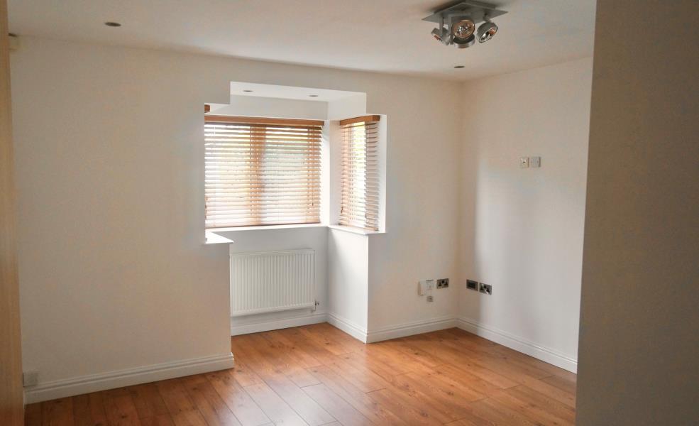Flat 1 Greenbank Road 2 bed apartment £900 pcm (£208 pw)