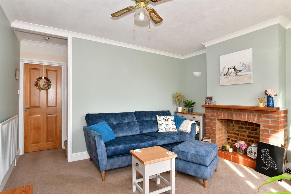 Recreation Avenue, Snodland, Kent 3 bed terraced house for sale £280,000