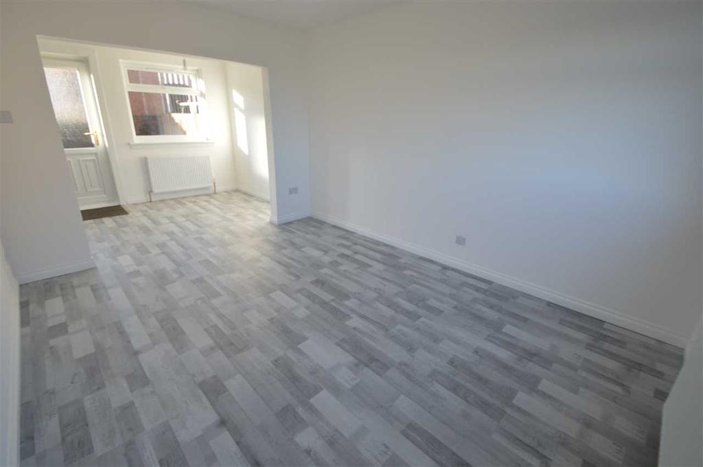 Woodhead Green, Hamilton 2 bed terraced house £95,000