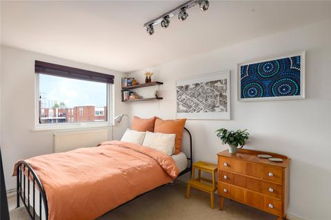 2 bedroom flat for sale - Thomas Burt House, 41 Canrobert Street, Bethnal Green, London, E2