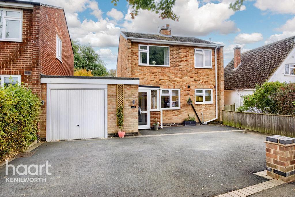 Archer Road, Kenilworth 3 bed detached house £525,000