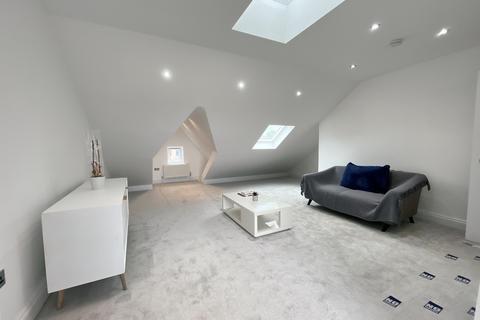 3 bedroom flat for sale - Enmore Road, London