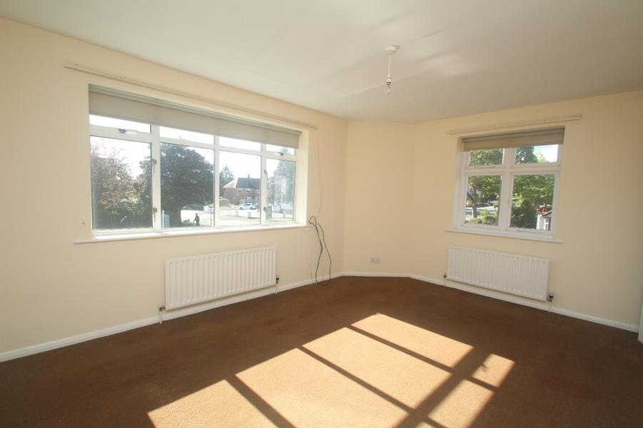 KNARESBOROUGH ROAD, HARROGATE, HG2 7LY 1 bed apartment £600 pcm (£138 pw)