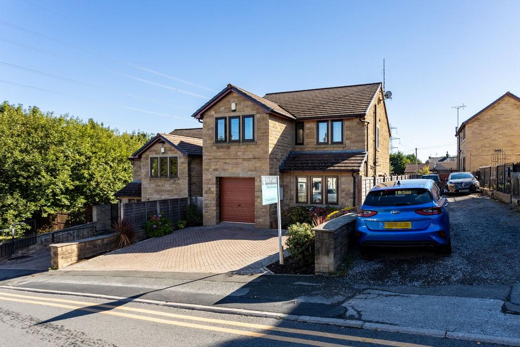 Storr Hill, Wyke, BD12 8PQ 4 bed detached house £240,000