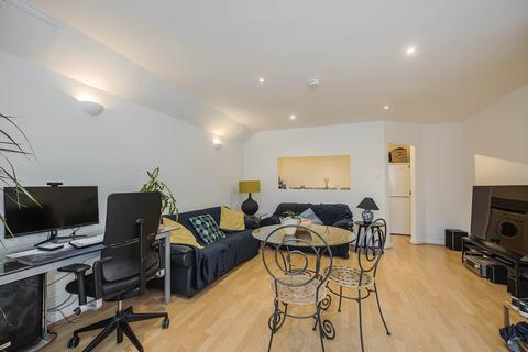 1 bedroom flat for sale, St George`s Square, London, SW1V