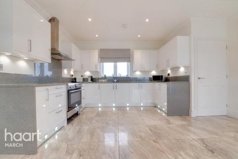 5 bedroom detached house for sale - Whittlesey Road, Turves