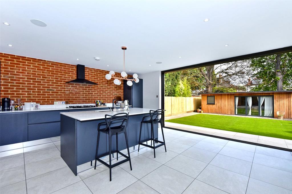 Esher Avenue, WaltononThames... 6 bed detached house £1,495,000