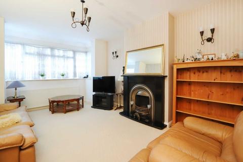 24 Broadlands Way, New Malden, KT3 6PW