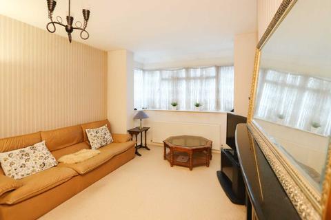 24 Broadlands Way, New Malden, KT3 6PW