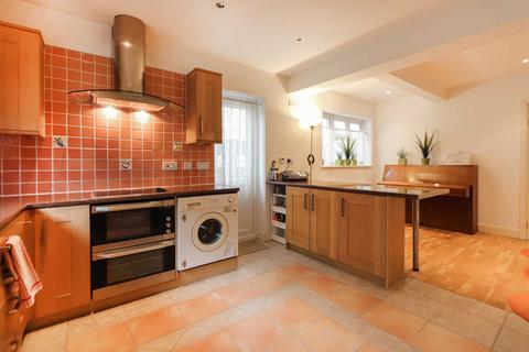 24 Broadlands Way, New Malden, KT3 6PW