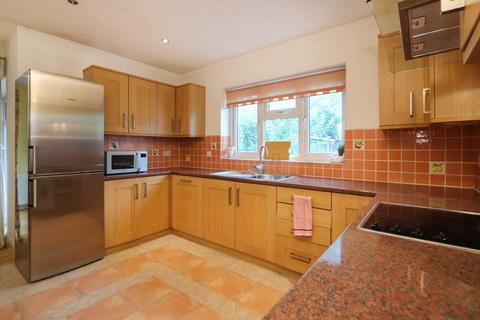 24 Broadlands Way, New Malden, KT3 6PW