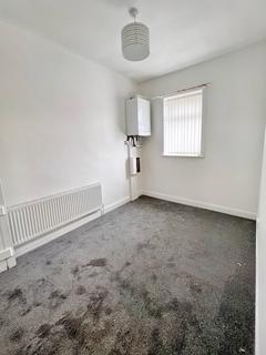 2 bedroom terraced house to rent, Whalley Road, Clayton Le Moors BB5