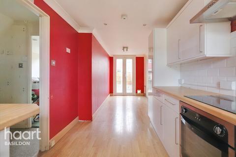 4 Hereford Walk, Basildon, SS14 3RE
