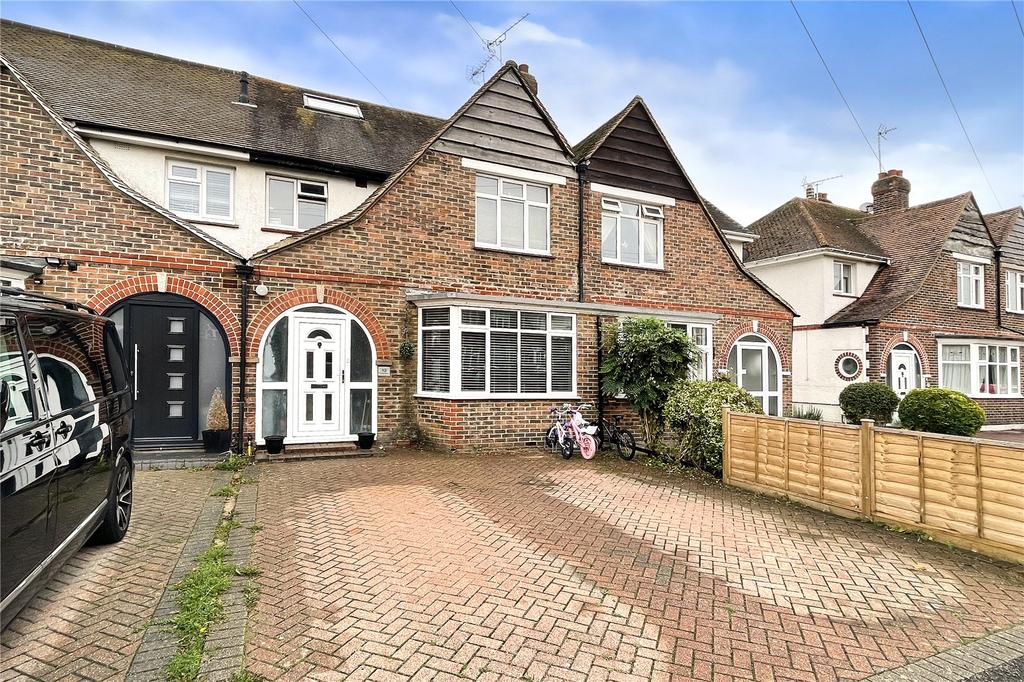 Tennyson Avenue, Rustington, Littlehampton, West Sussex 4 bed terraced