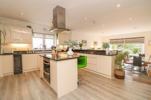 41 Hawkwell Road, Hockley, SS5 4DD