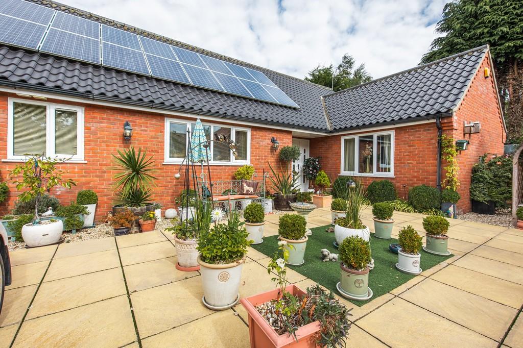 Mattishall 3 bed detached bungalow for sale £400,000