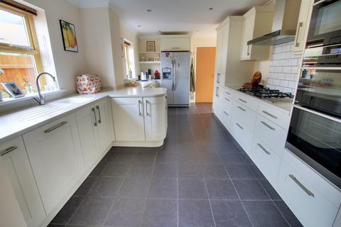 4 bedroom detached house for sale - Church Street, March