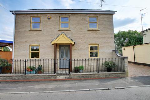 4 bedroom detached house for sale - Church Street, March