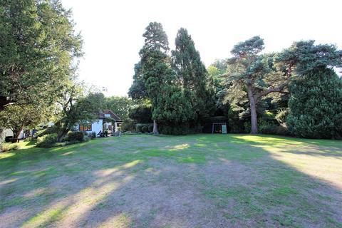 North Lodge, Shabden Park High Road, Chipstead, Coulsdon, CR5 3SF