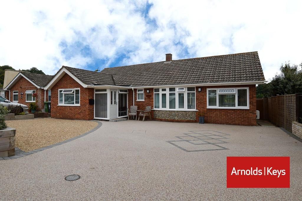 Renwick Park East, West Runton 3 bed detached bungalow £550,000