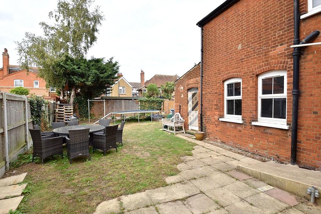 Leopold Road, Felixstowe, IP11 7NP 5 bed semidetached house £475,000
