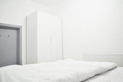 1 bedroom flat to rent - Voss Street, Basement, E2