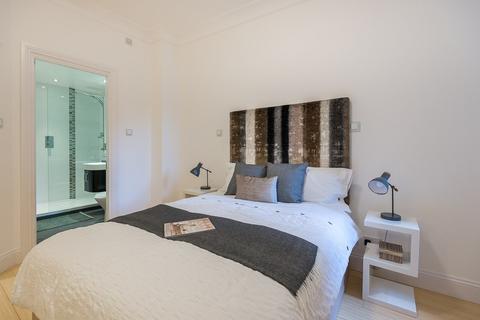 2 bedroom apartment to rent, Beauchamp Place, Knightsbridge, SW3