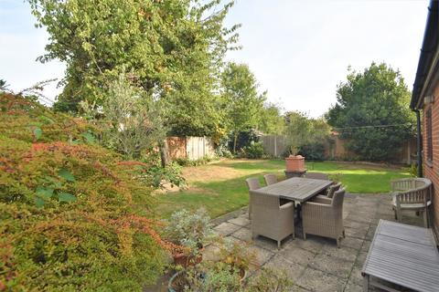 5 bedroom detached house for sale - Green Close, Chelmsford, Essex CM1 7SL