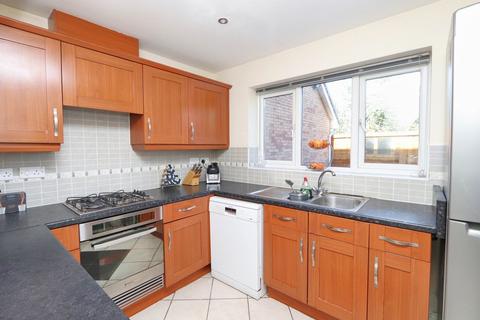 16 Howley Close, Irlam, Manchester, M44 6RY