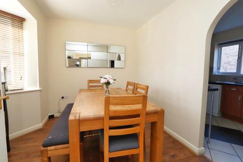 16 Howley Close, Irlam, Manchester, M44 6RY