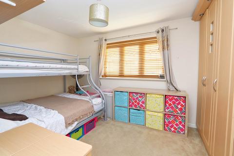 16 Howley Close, Irlam, Manchester, M44 6RY