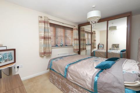 16 Howley Close, Irlam, Manchester, M44 6RY