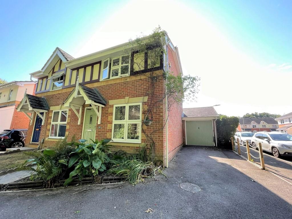 Andersen Close, Whiteley 3 bed semidetached house £1,400 pcm (£323 pw)